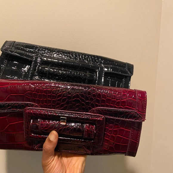 2 clutch purses